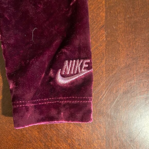 Nike Baby Girls Velour Burgundy Leggings 18M Soft Stretchy Fabric Embroidered - Picture 3 of 6